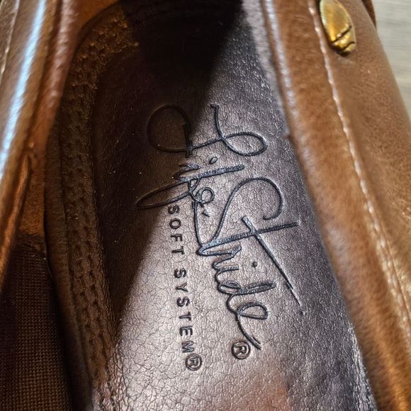 Women's Life Stride Faux Leather Brown Wedge Pump Slip On Shoe Size 11 Wide - Picture 10 of 13